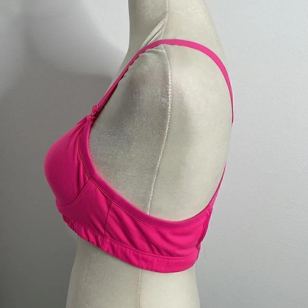 Victoria secret VSX underwire sport bra.  Size 34B.  Cross cross back.